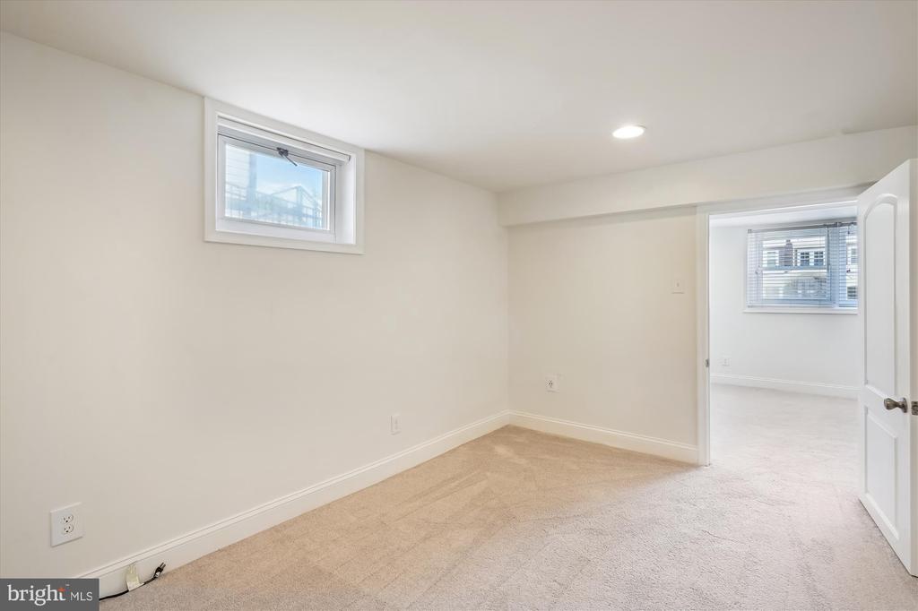 109 MOORE AVENUE SW