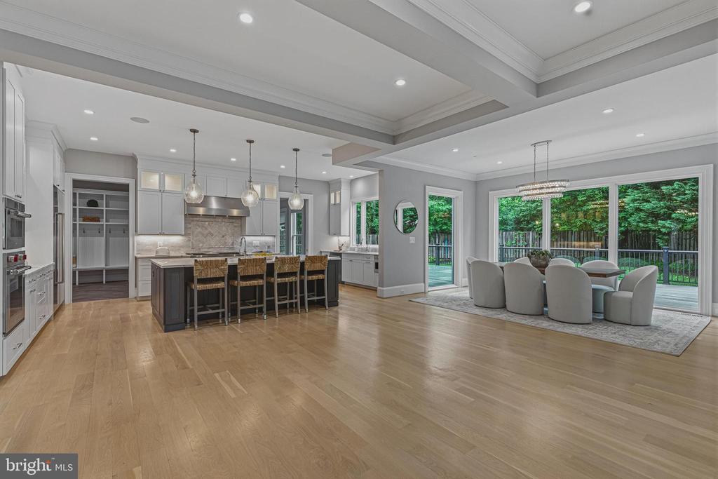 7820 CALPURNIA COURT