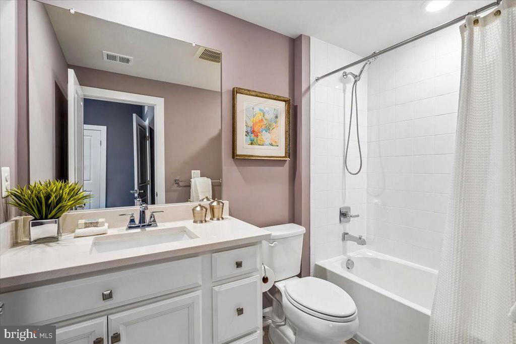 110 MARKET SQUARE NW Unit: 24