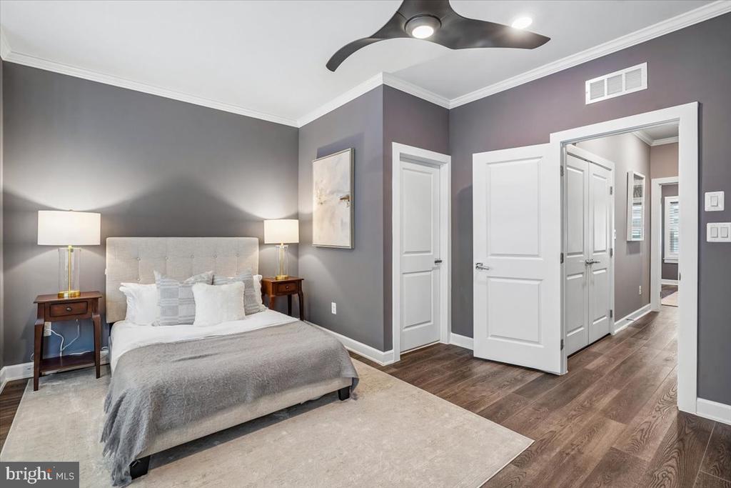 110 MARKET SQUARE NW Unit: 24