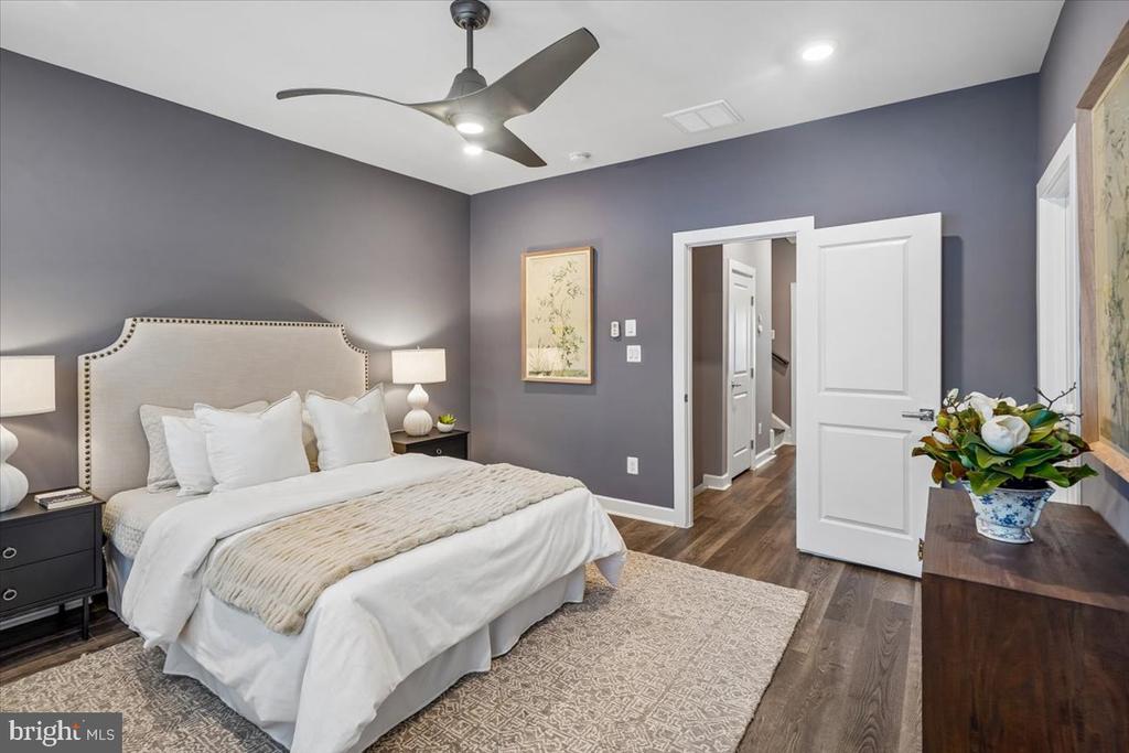 110 MARKET SQUARE NW Unit: 24