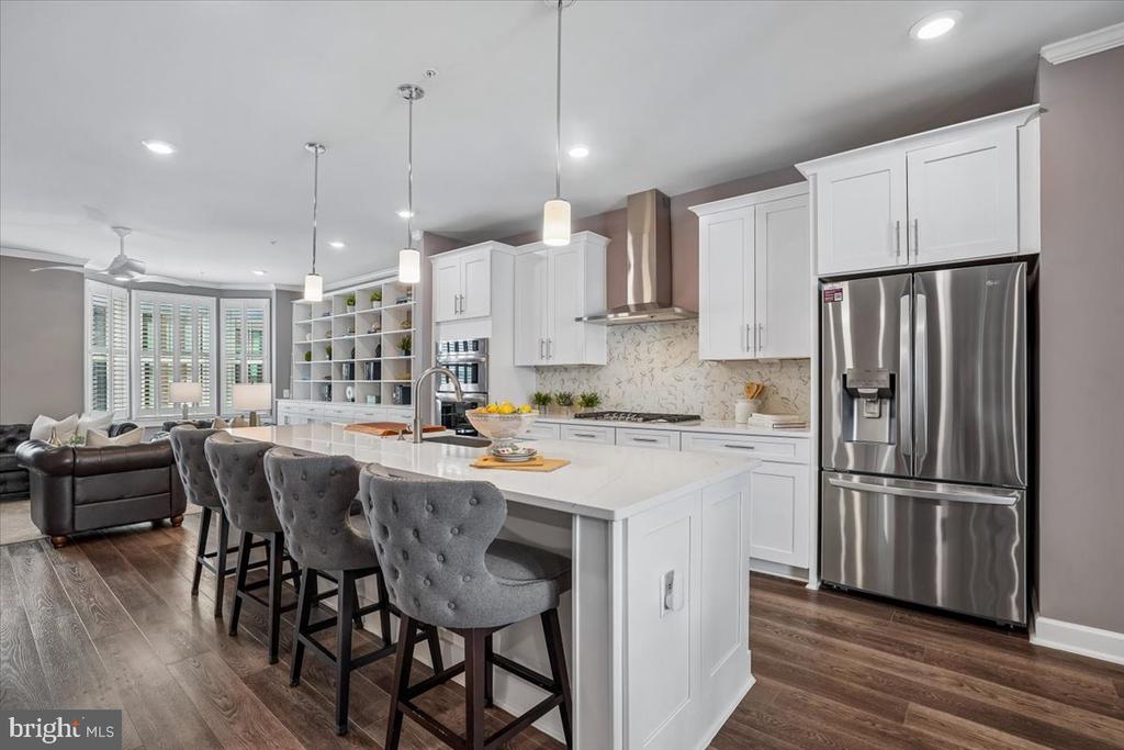 110 MARKET SQUARE NW Unit: 24