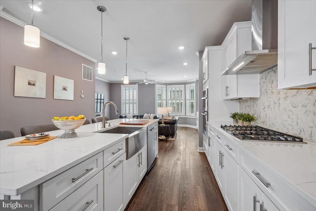 110 MARKET SQUARE NW Unit: 24