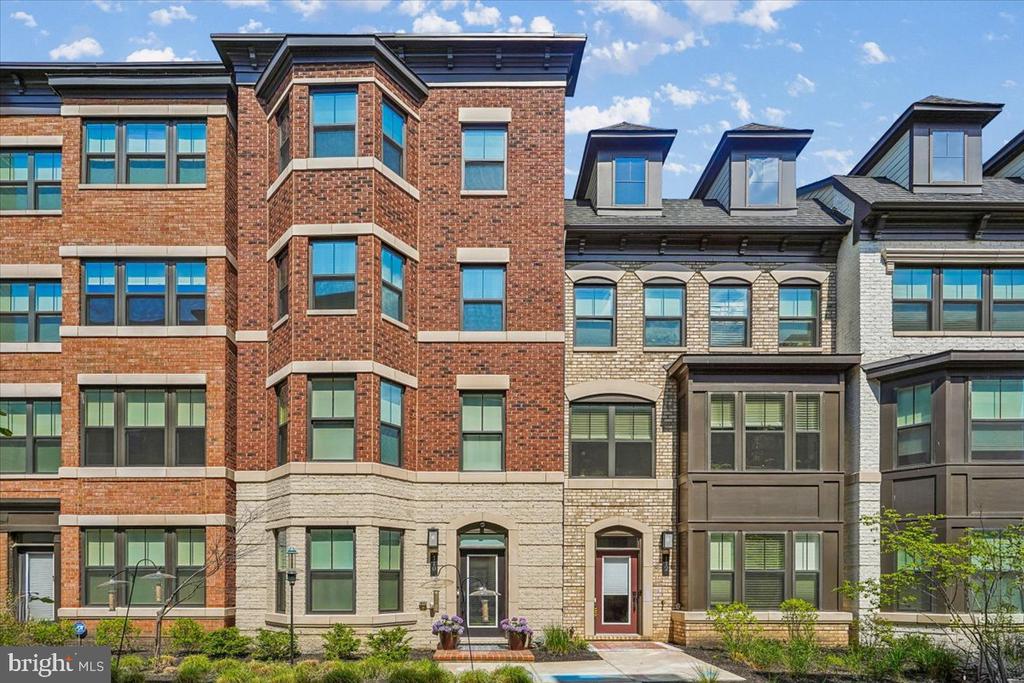 110 MARKET SQUARE NW Unit: 24