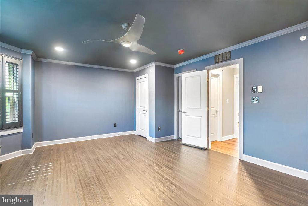 110 MARKET SQUARE NW Unit: 24