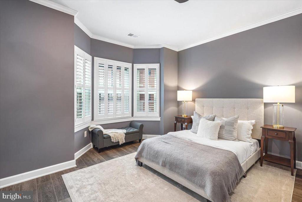 110 MARKET SQUARE NW Unit: 24
