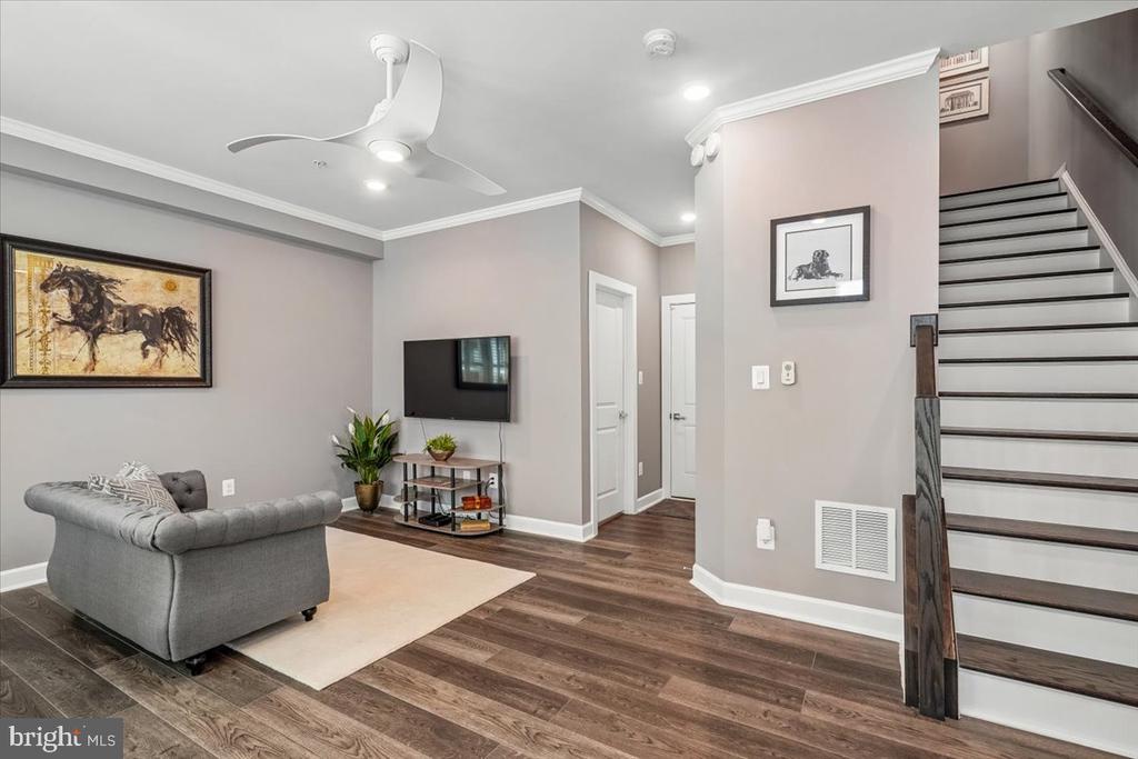 110 MARKET SQUARE NW Unit: 24