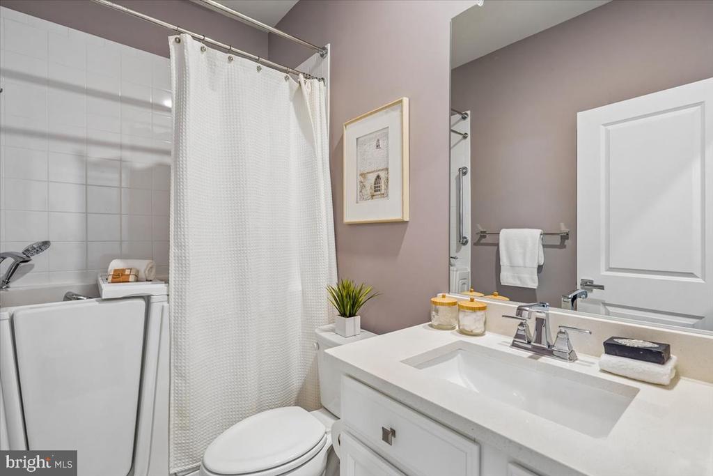 110 MARKET SQUARE NW Unit: 24