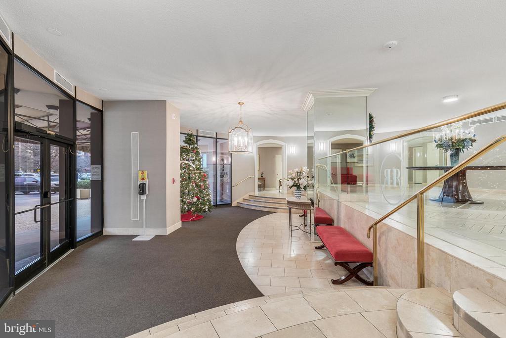 8360 GREENSBORO DRIVE 307