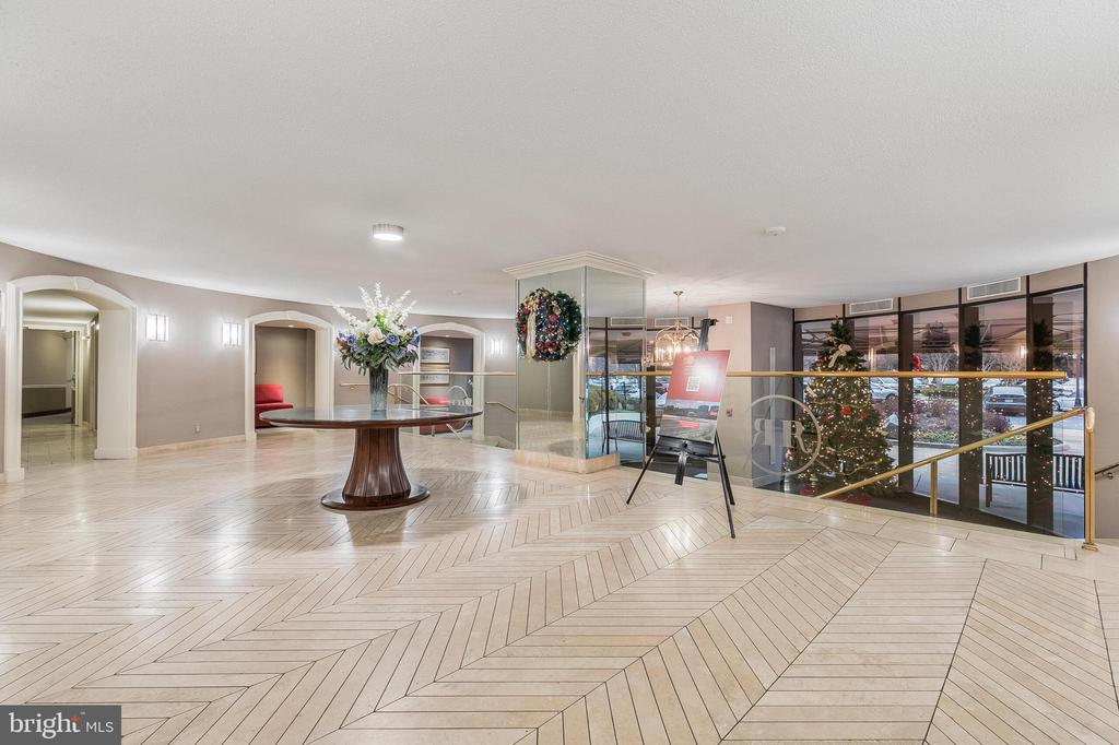 8360 GREENSBORO DRIVE 307