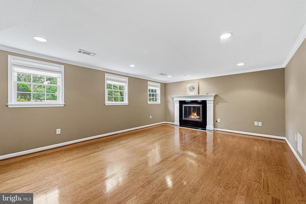 1432 FILENE COURT