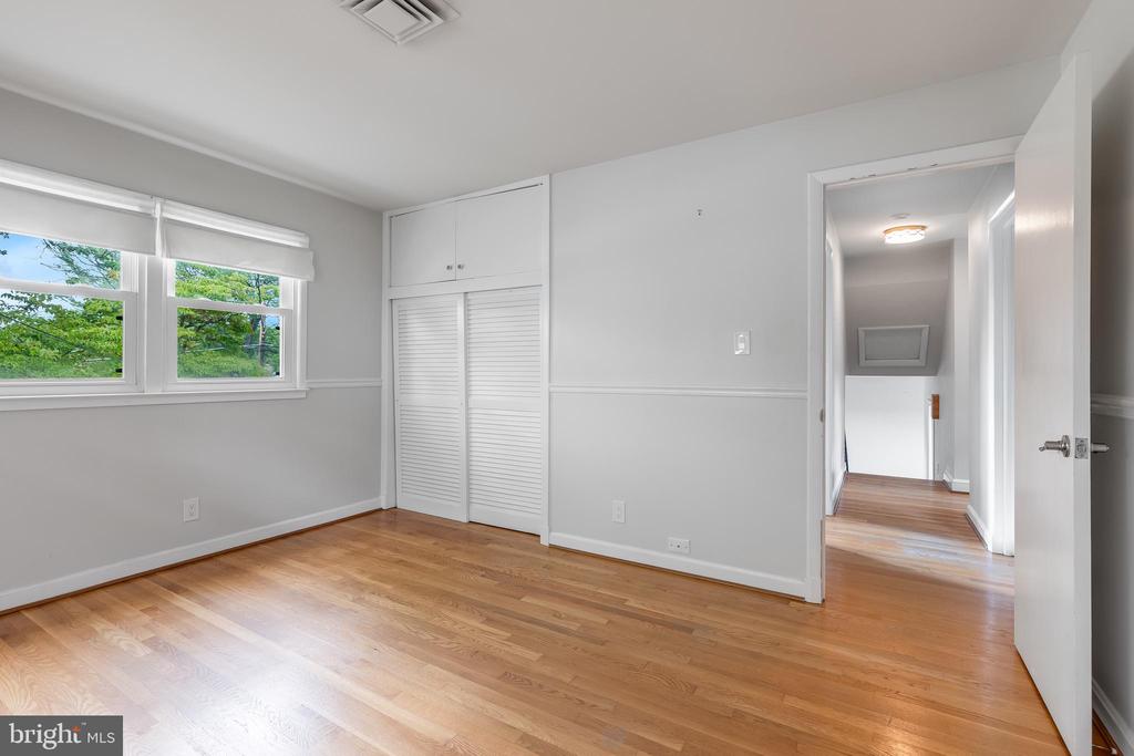1323 MAYFLOWER DRIVE