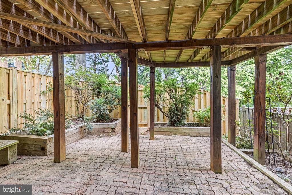 2067 VAN TUYL PLACE