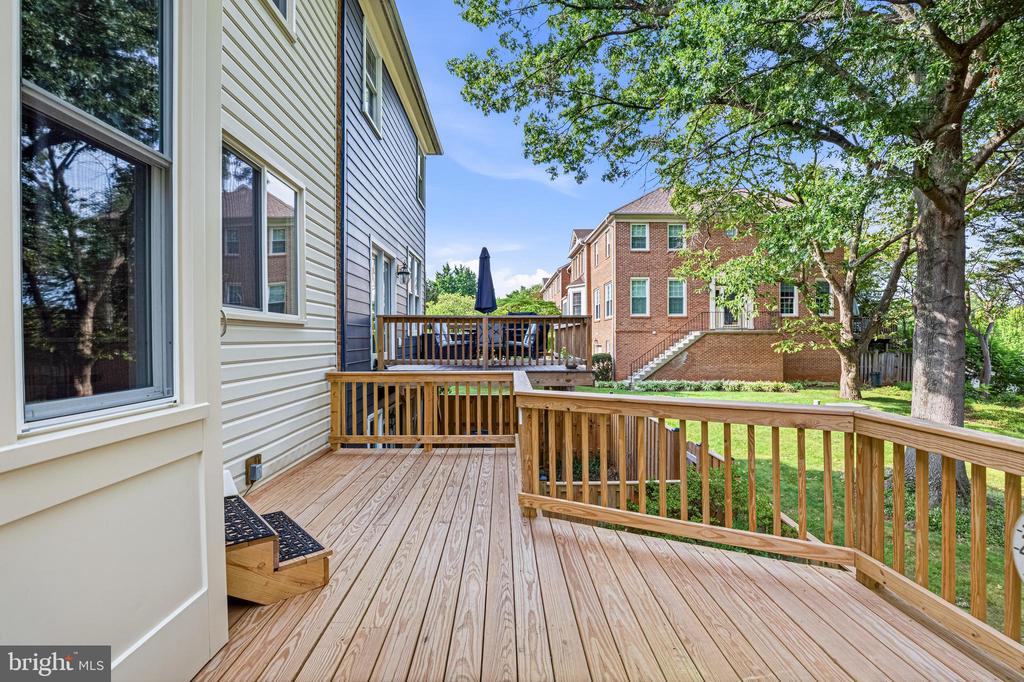 2067 VAN TUYL PLACE
