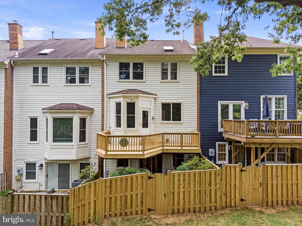 2067 VAN TUYL PLACE