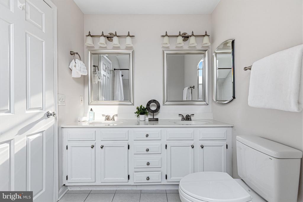 7561 CHRISLAND CV COVE