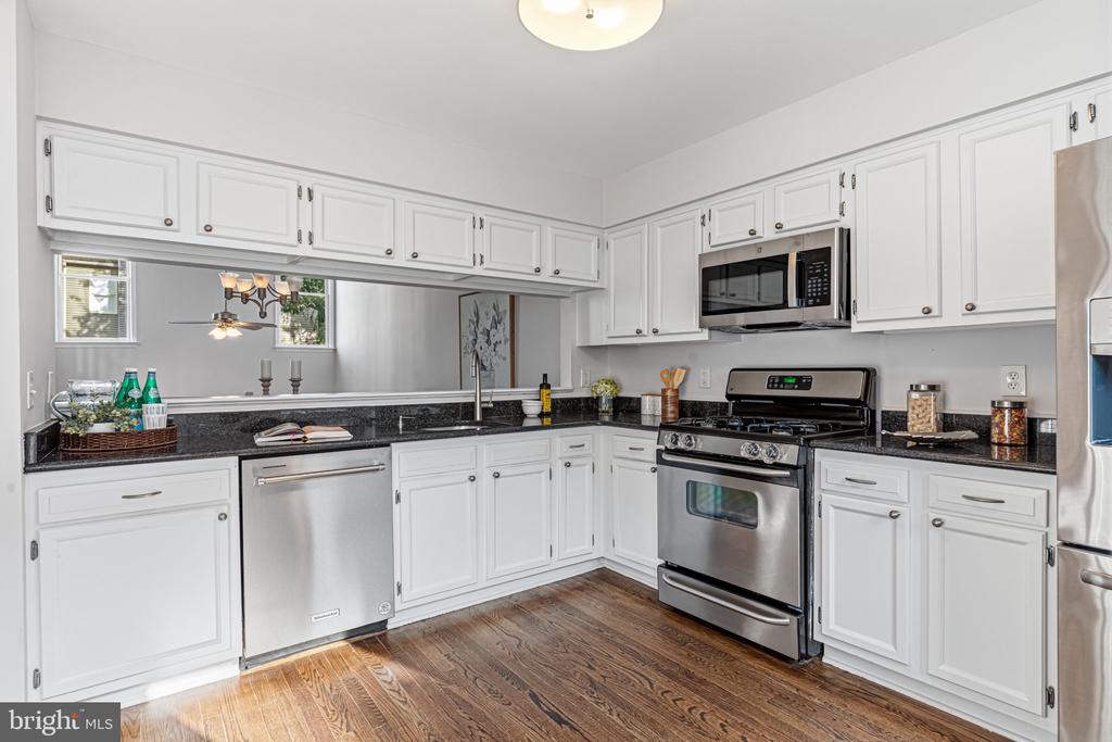 7561 CHRISLAND CV COVE