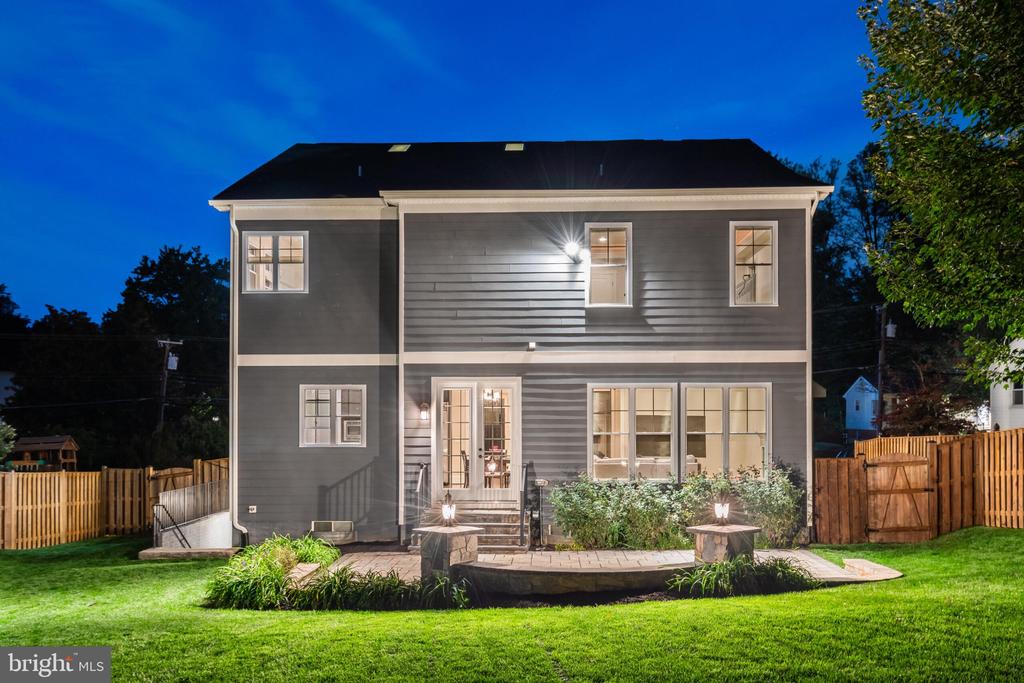 1404 COTTAGE STREET SW