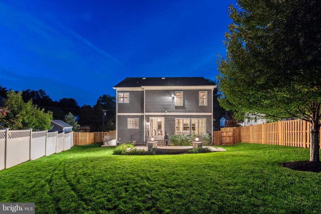 1404 COTTAGE STREET SW