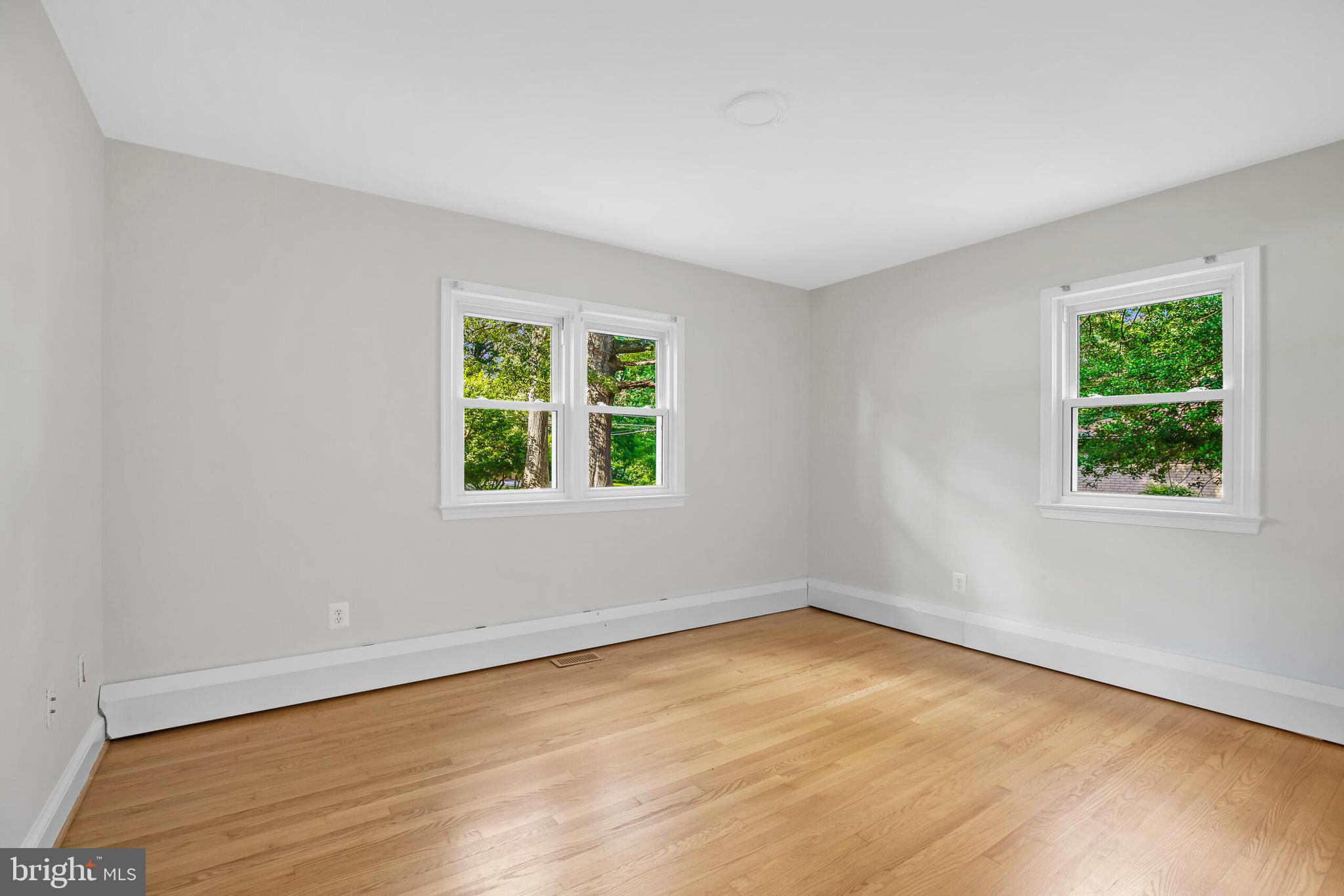 110 Lakeland Dr