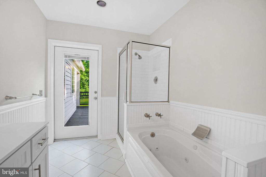 110 Lakeland Dr