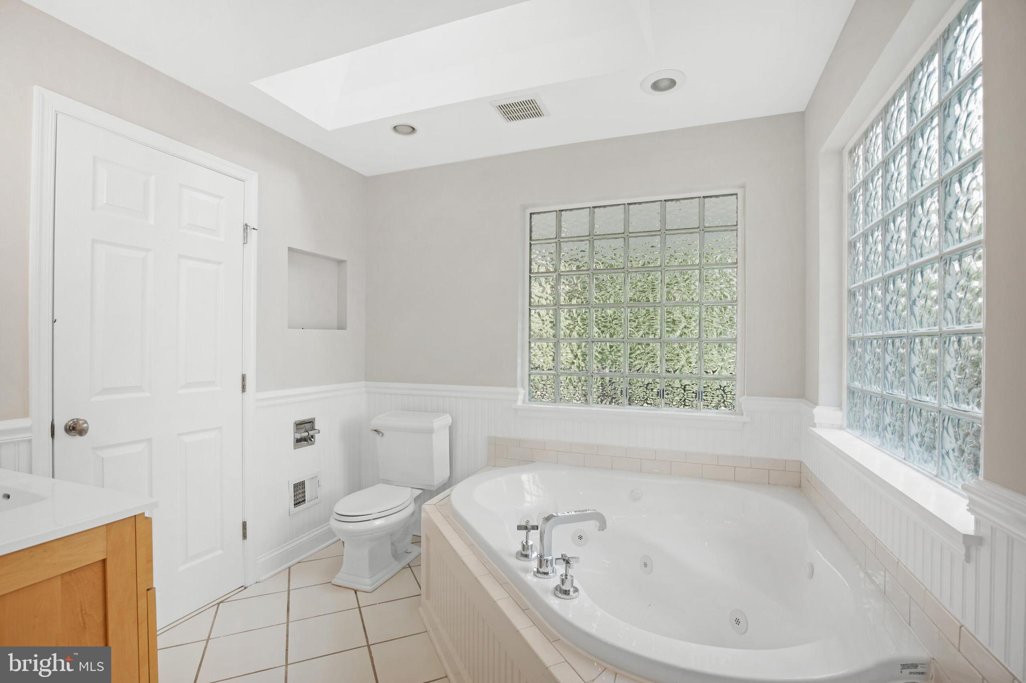 110 Lakeland Dr