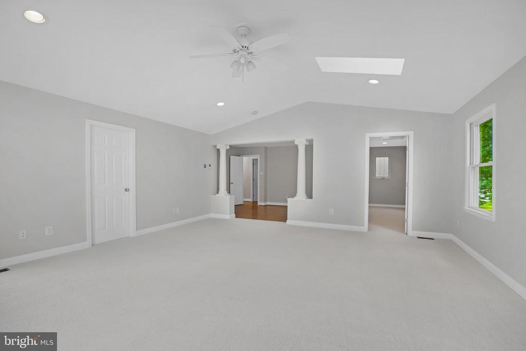 110 Lakeland Dr