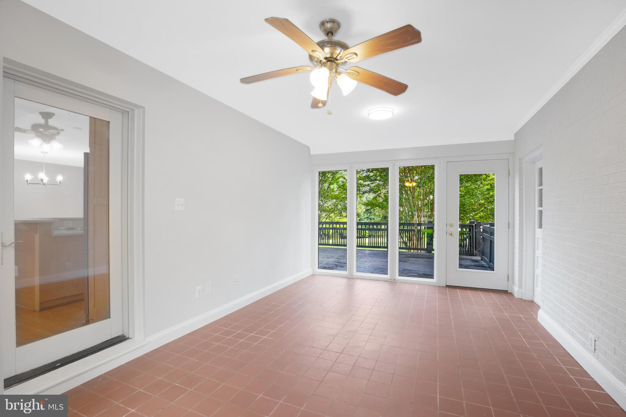 110 Lakeland Dr