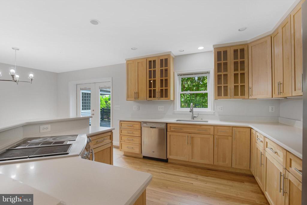 110 Lakeland Dr