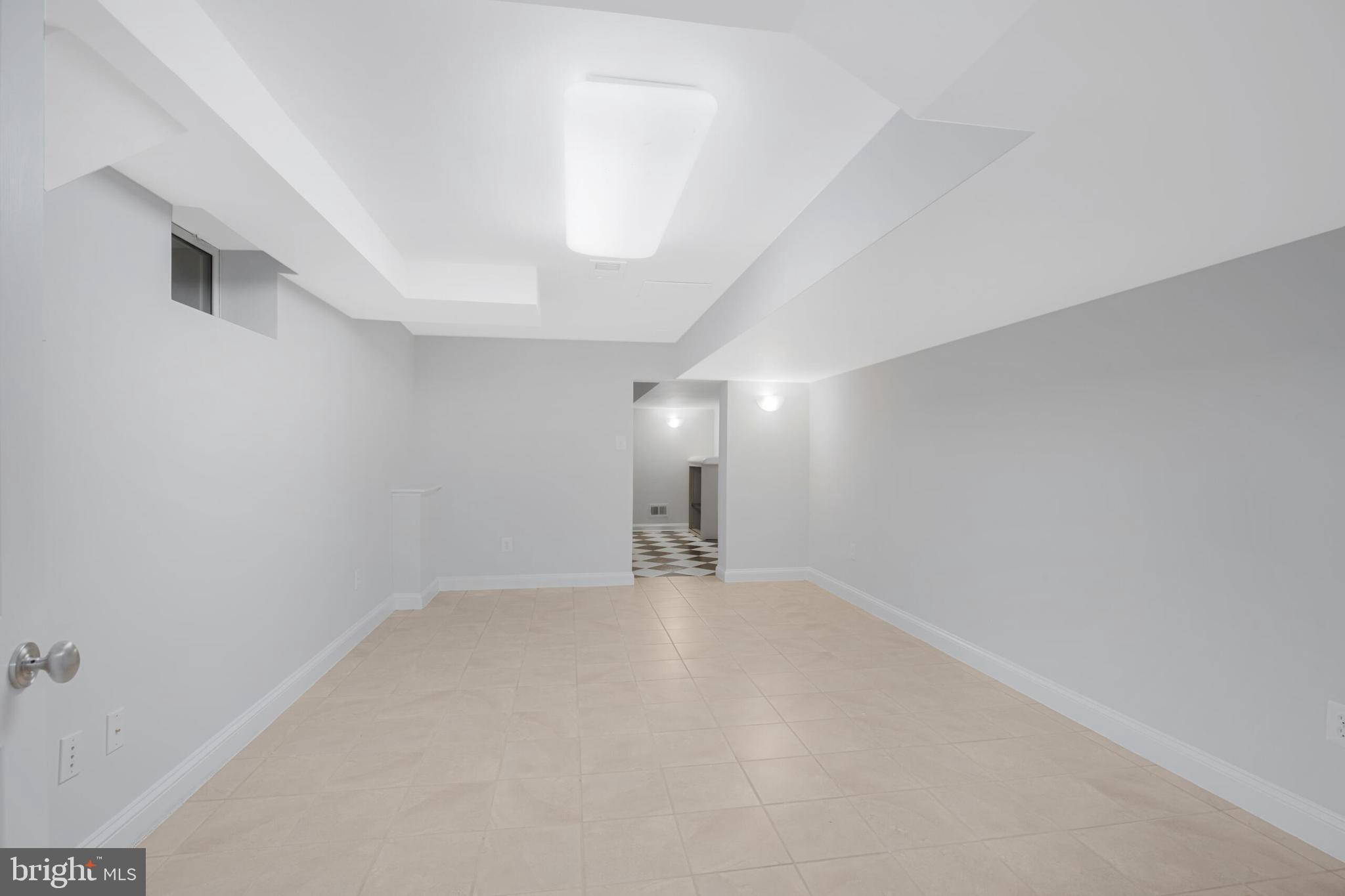 110 Lakeland Dr