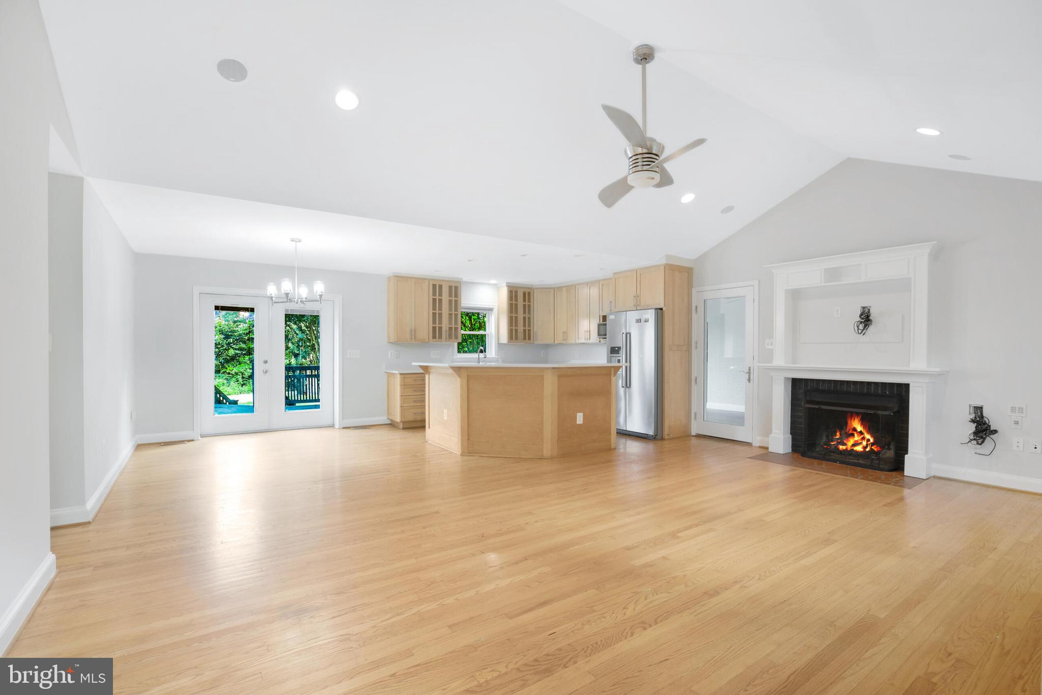110 Lakeland Dr