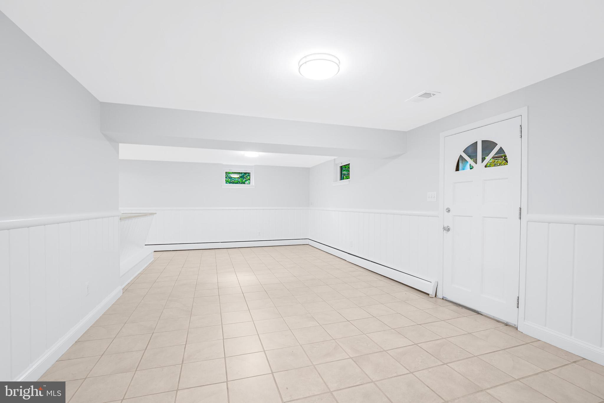 110 Lakeland Dr