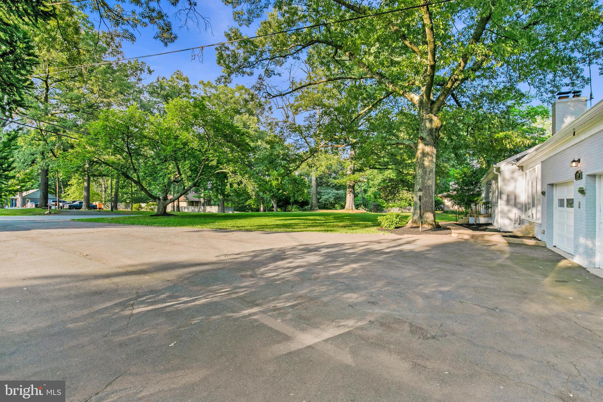 110 Lakeland Dr