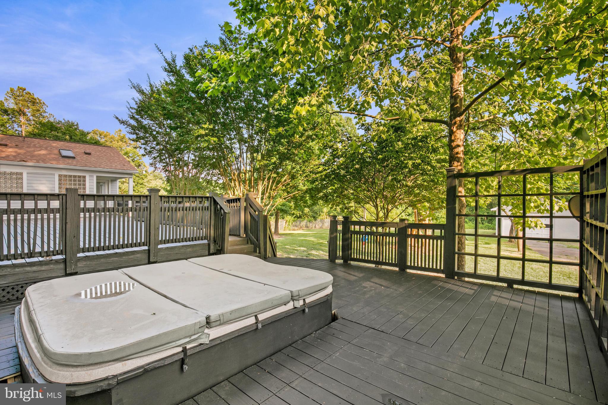 110 Lakeland Dr