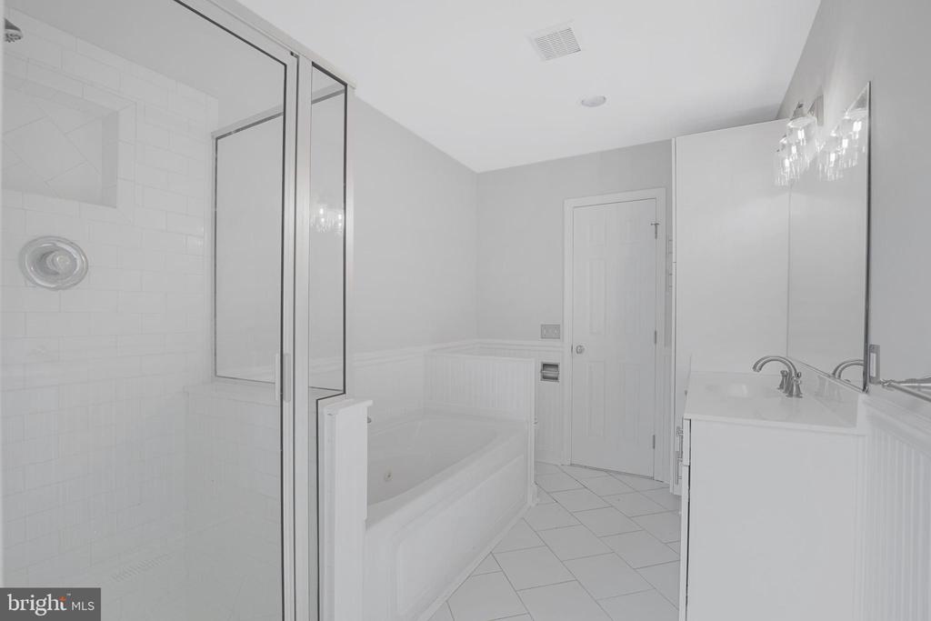 110 Lakeland Dr