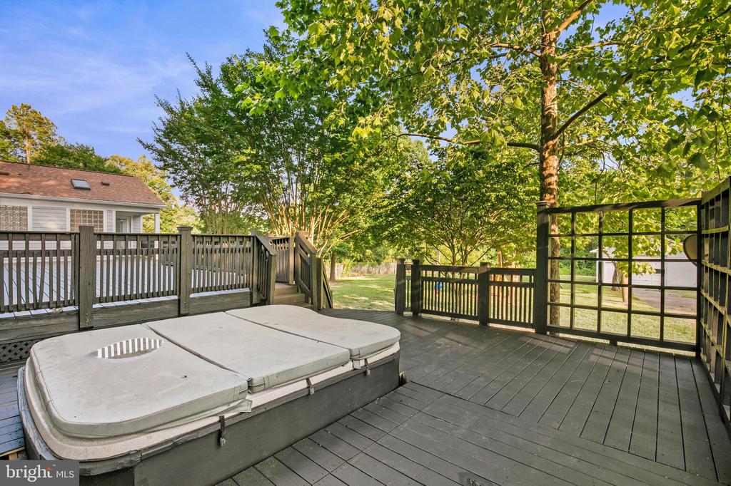 110 Lakeland Dr