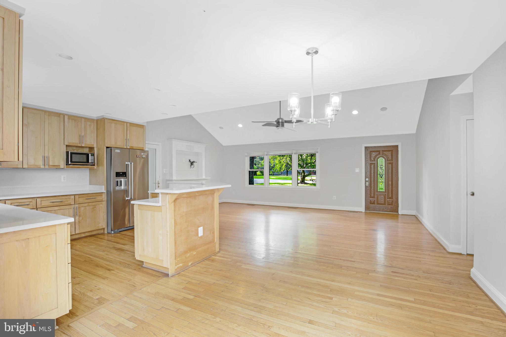 110 Lakeland Dr