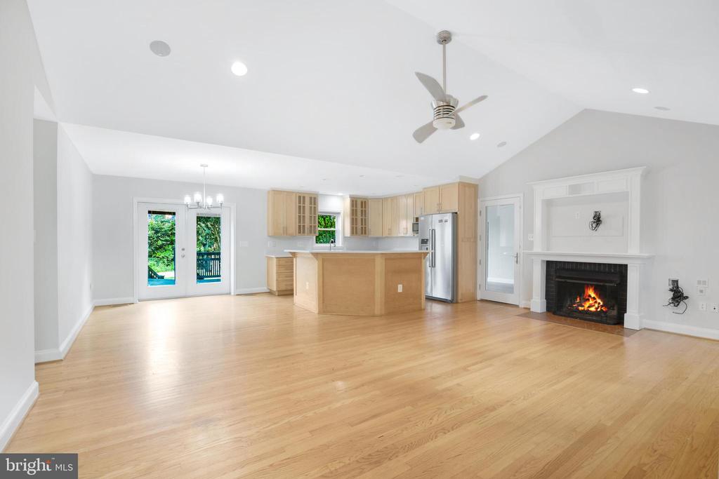 110 Lakeland Dr