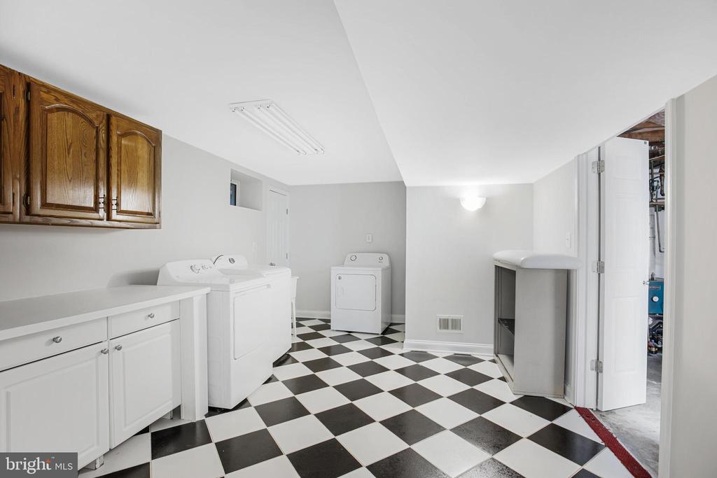 110 Lakeland Dr