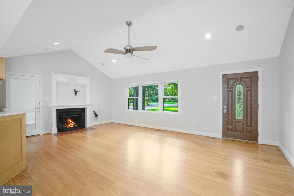 110 Lakeland Dr