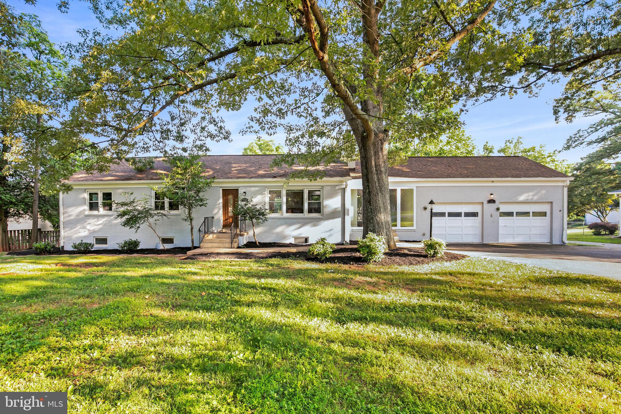 110 Lakeland Dr