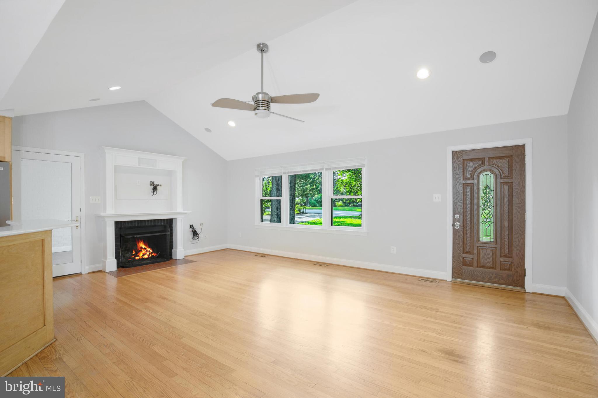 110 Lakeland Dr