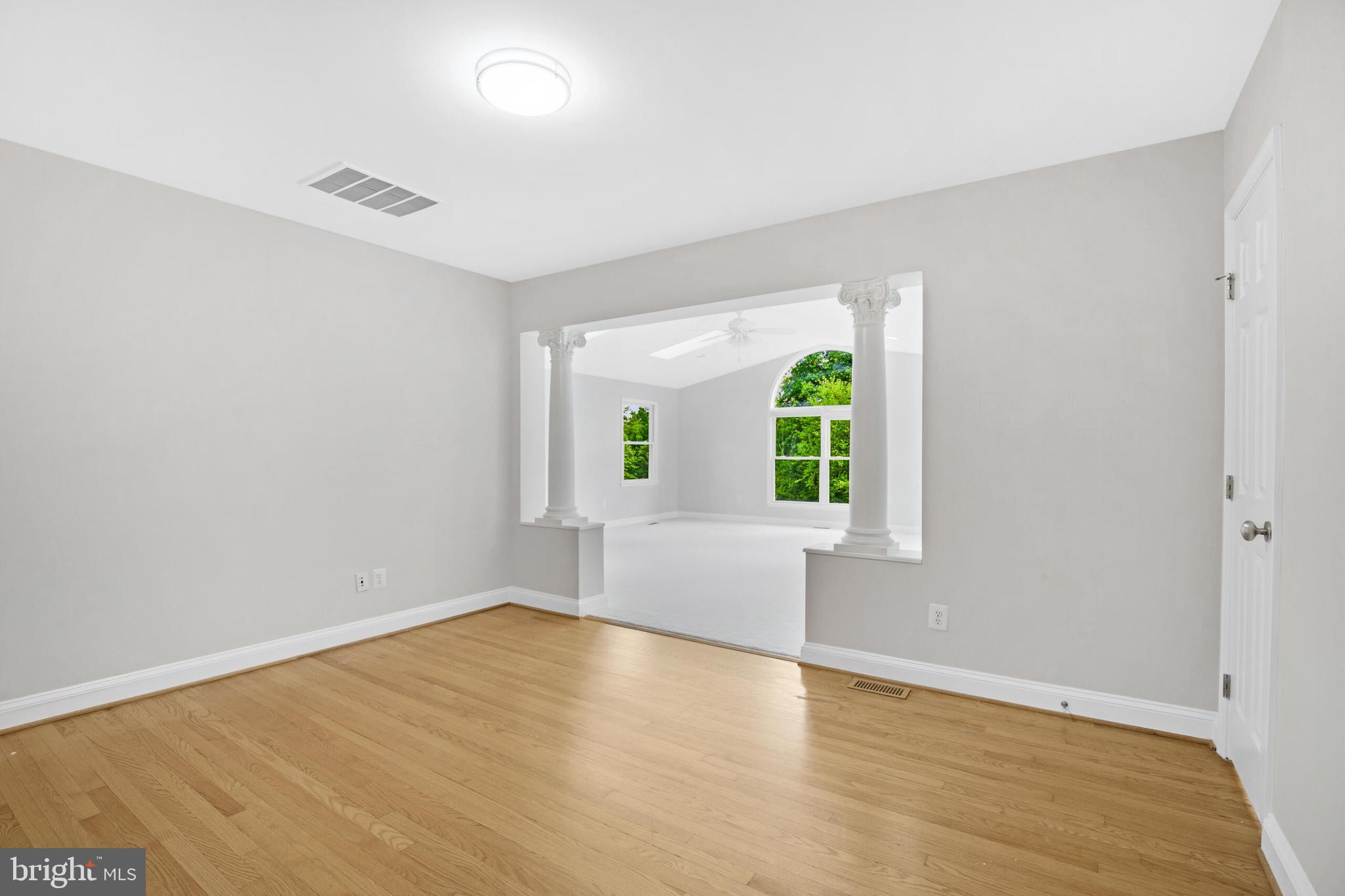 110 Lakeland Dr