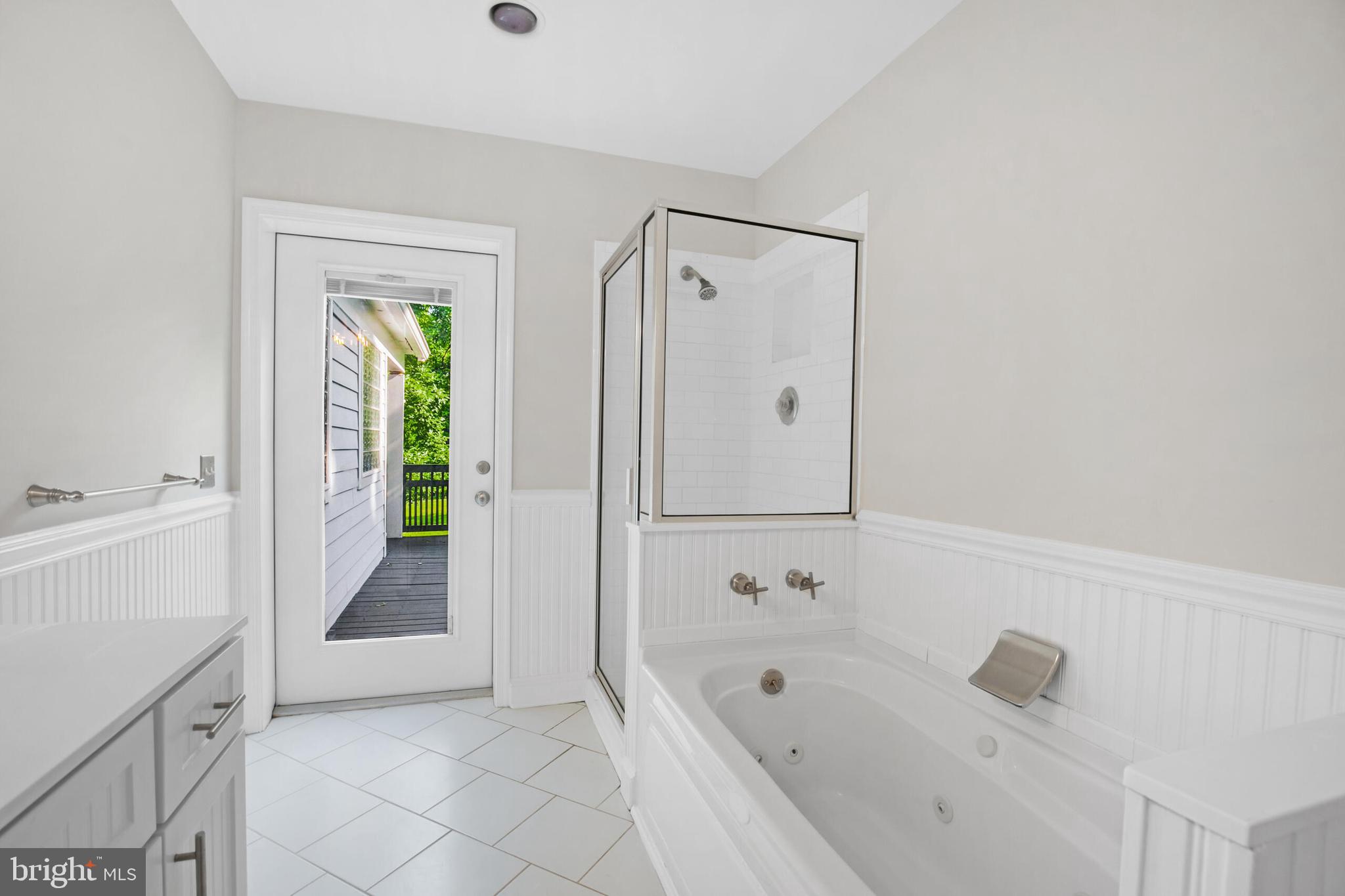 110 Lakeland Dr