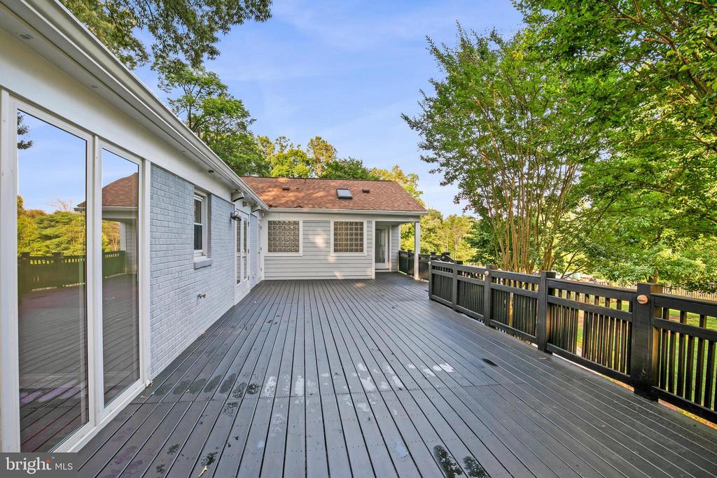 110 Lakeland Dr