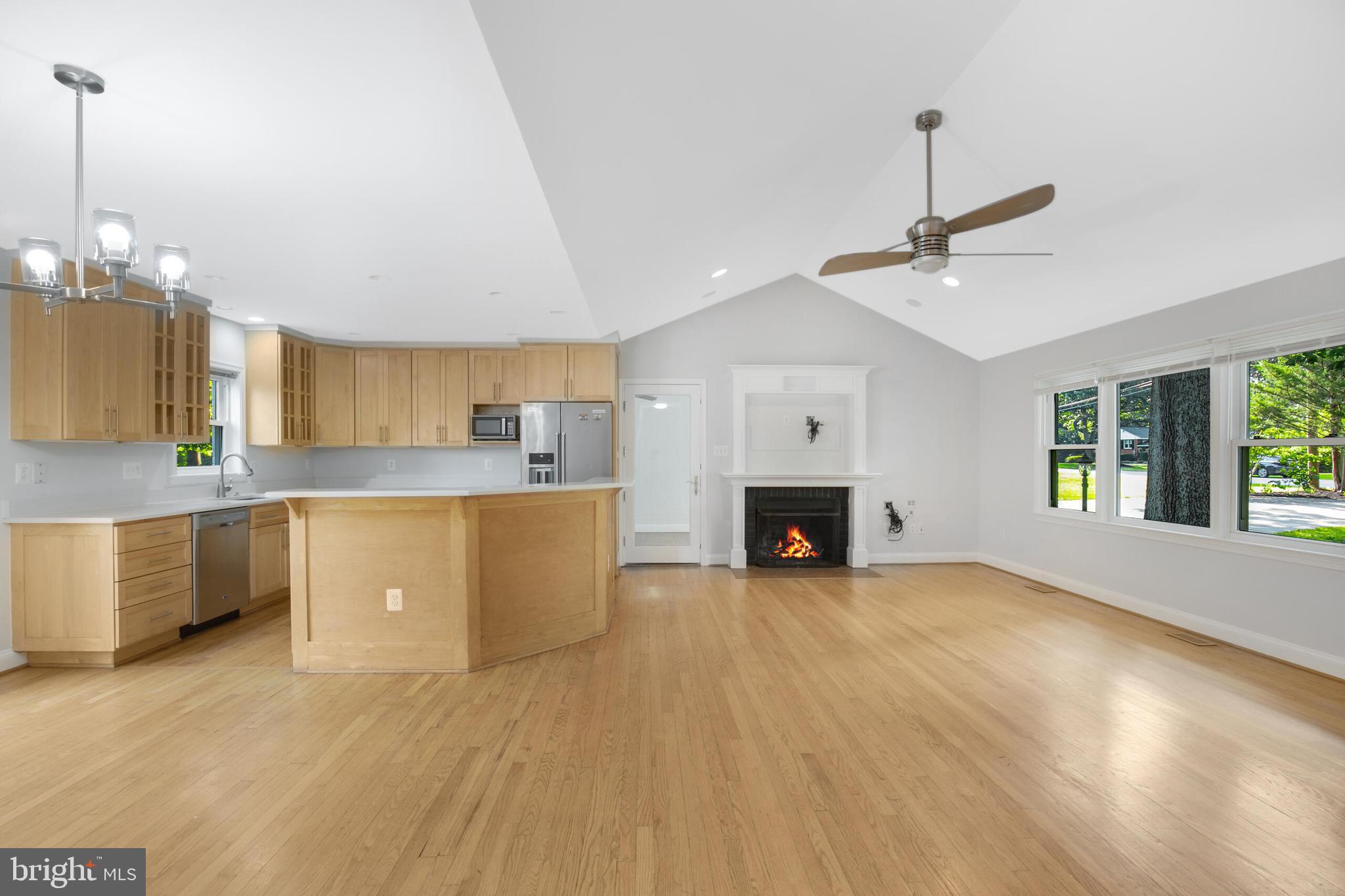 110 Lakeland Dr