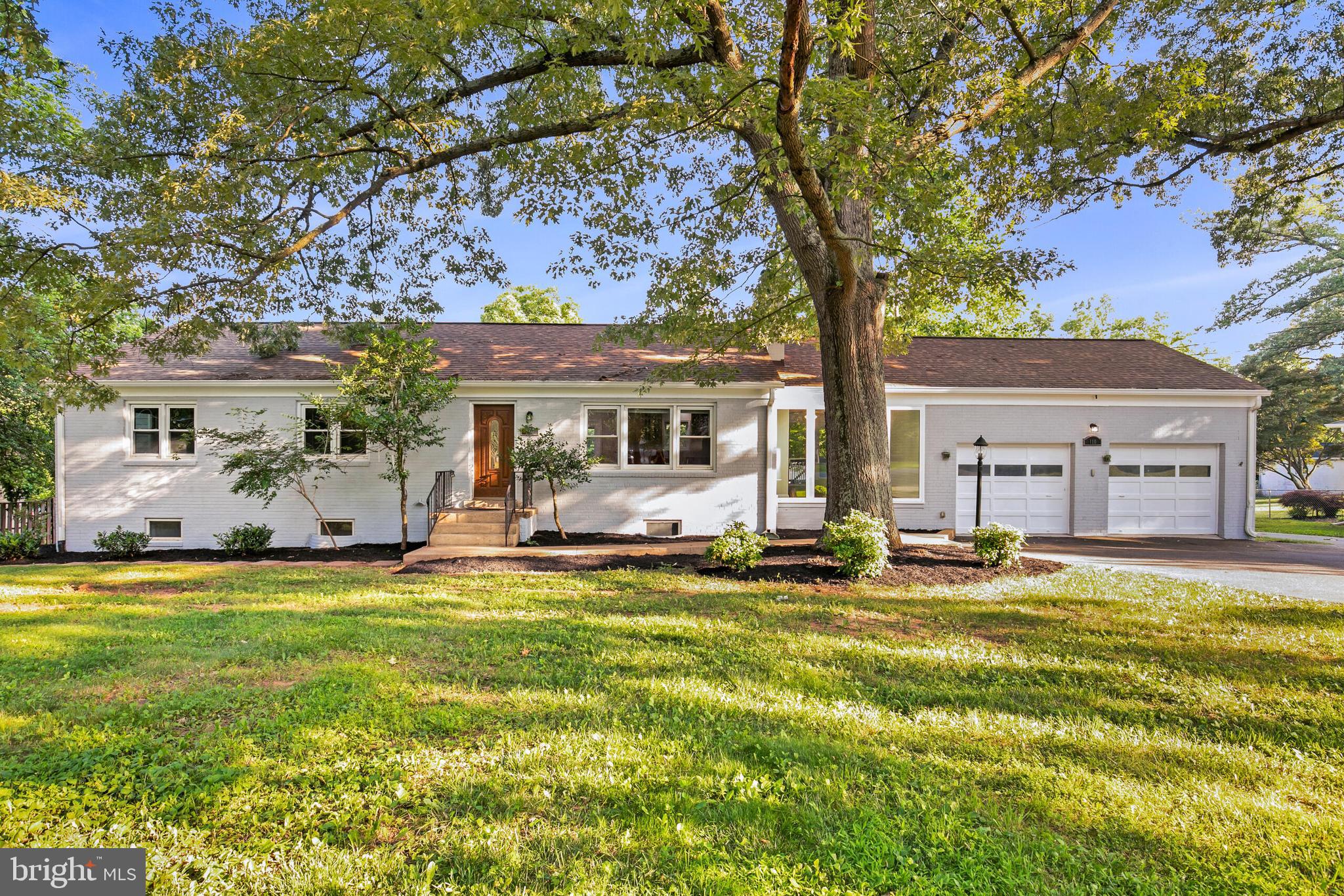110 Lakeland Dr