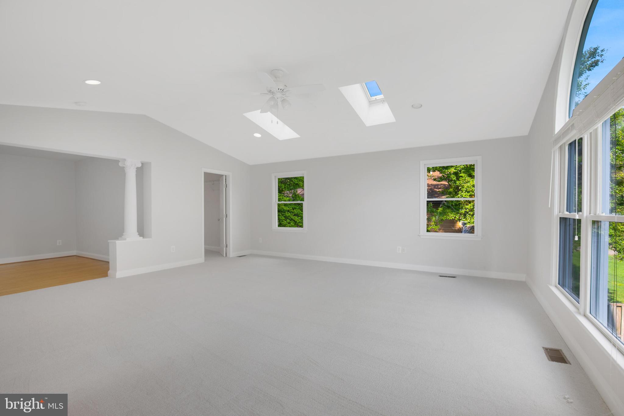 110 Lakeland Dr