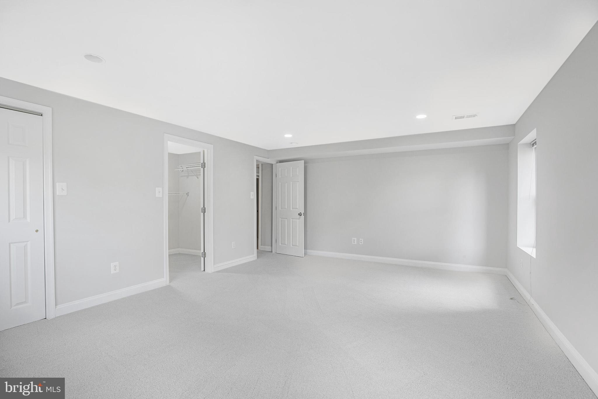 110 Lakeland Dr