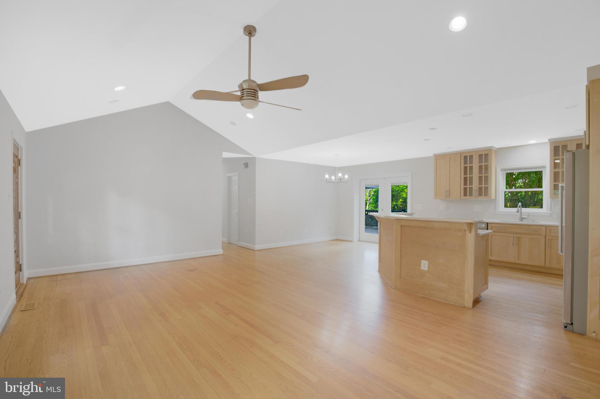 110 Lakeland Dr